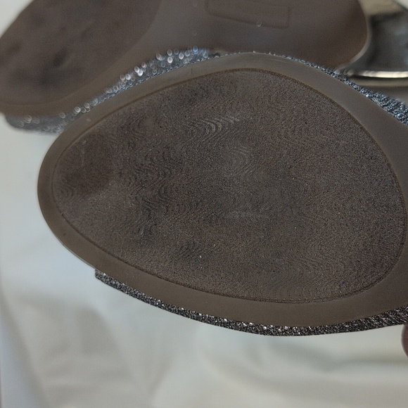 BANDOLINO Malorie Slingback Heels Peep Toe Gold Sparkle Women Size 10 - Picture 6 of 8